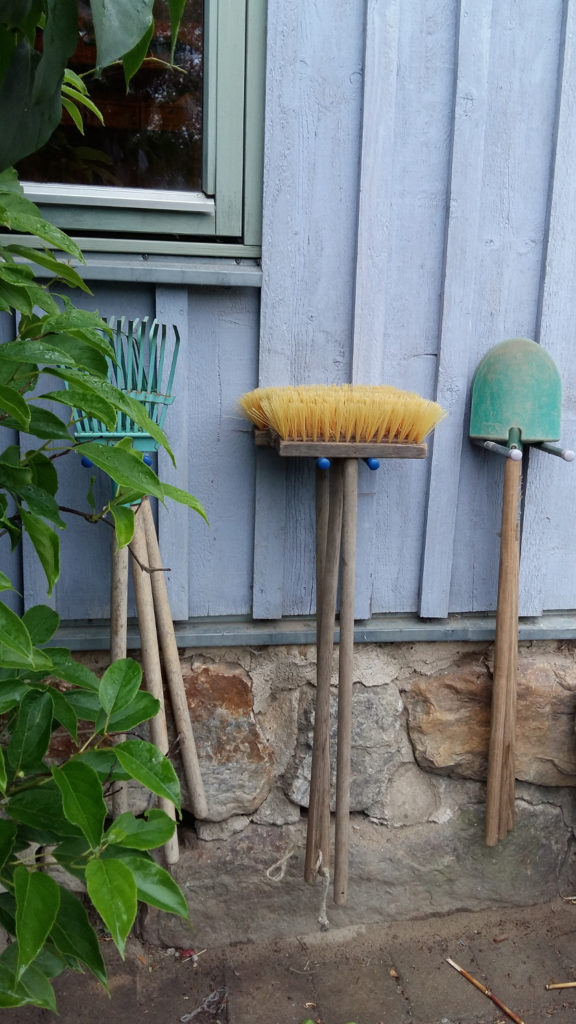 Im Garten wird gebuddelt und gebaut