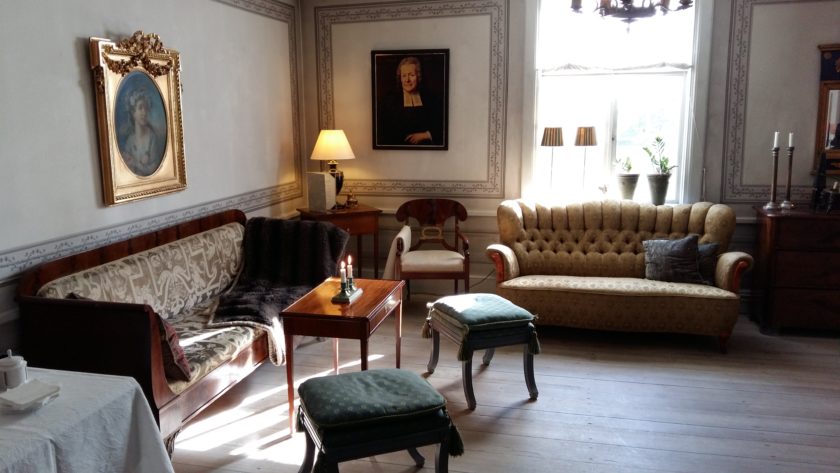 Die Lobby des Hotels versetzt einen zurück in alte Zeiten des schwedischen Landlebens.